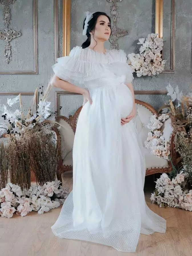 maternity seleb menikah dengan abdi negara © 2020 brilio.net