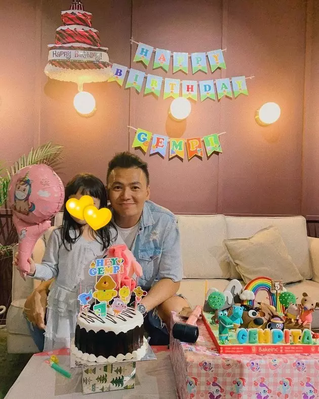 seleb dekat dengan anak kekasih © Instagram