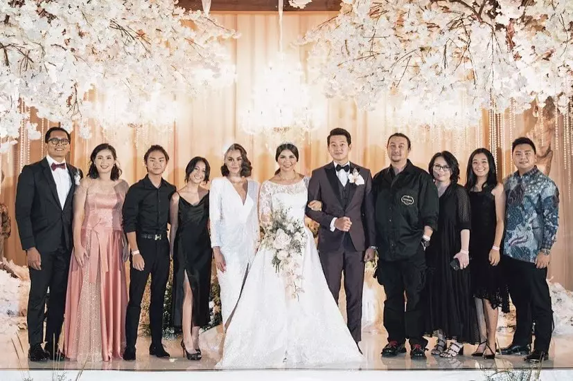 Agnez Mo hadiri nikahan Greysia Polii Instagram