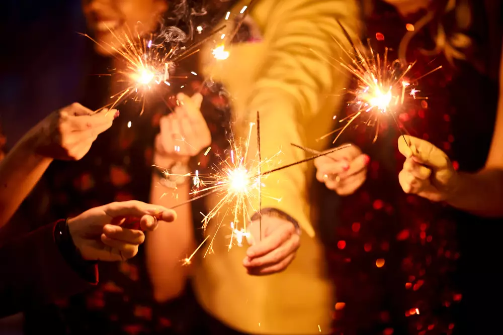 5 Cara tetap hepi liburan akhir tahun dirumah modal Rp 12 ribu aja berbagai sumber