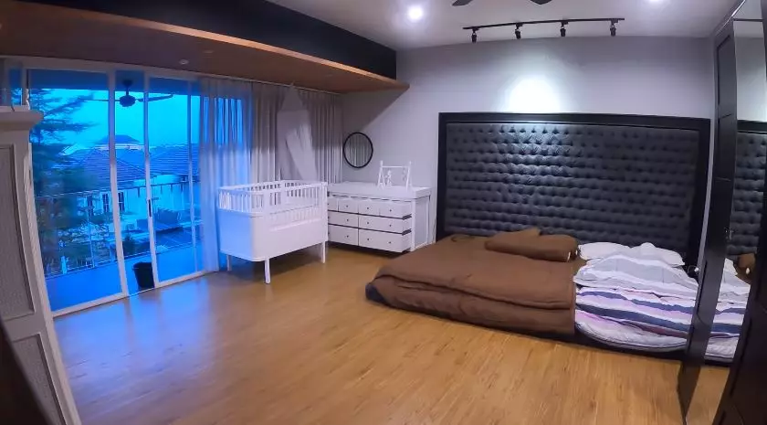 kamar Chelsea dan Glenn  © 2020 brilio.net