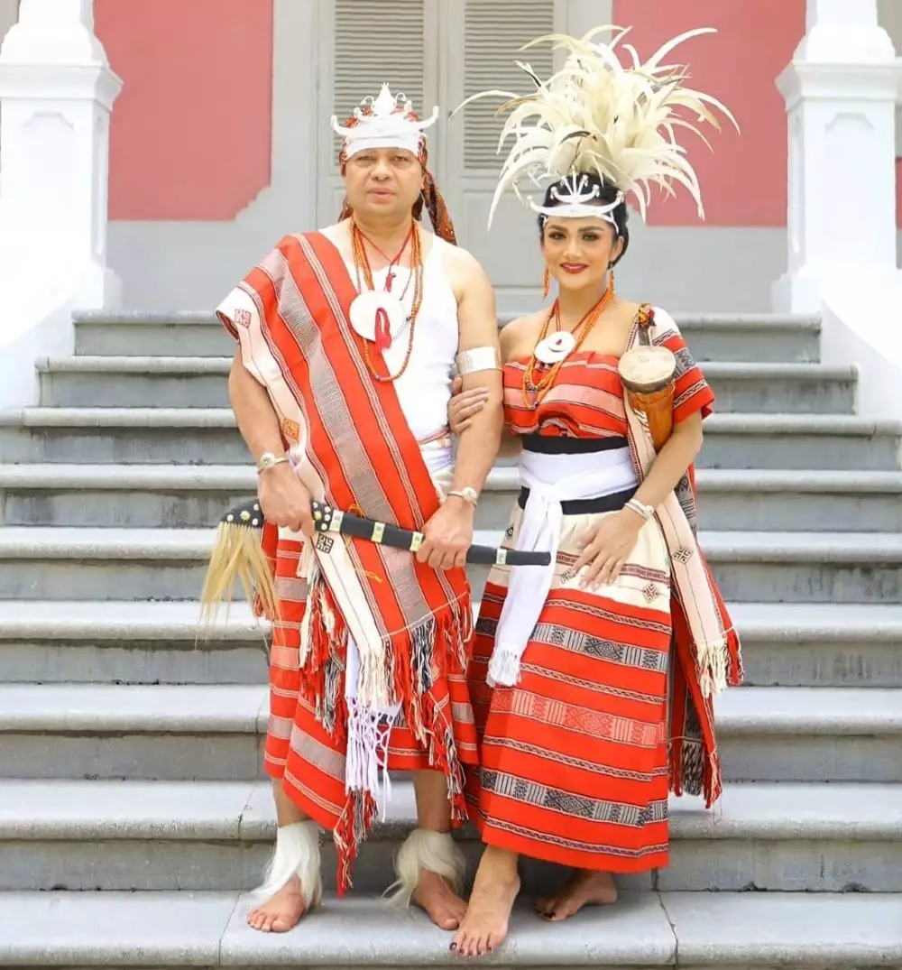 pemotretan Krisdayanti busana Timor © Instagram