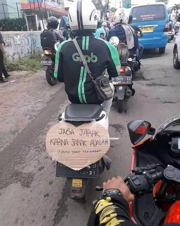 tulisan di belakang ojol   © Instagram tulisan di belakang ojol   © Instagram