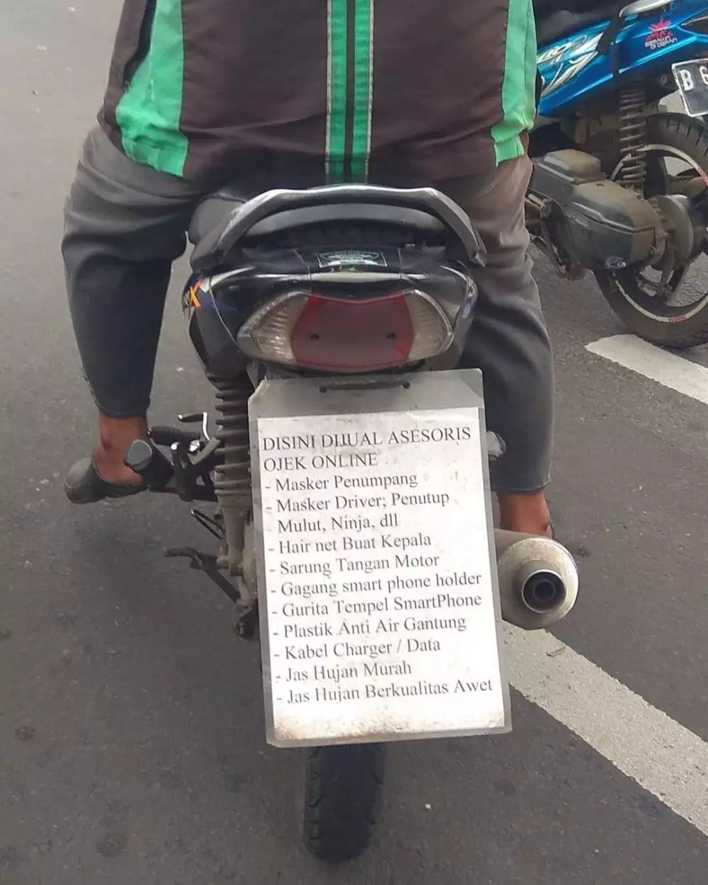 tulisan di belakang ojol   © Instagram tulisan di belakang ojol   © Instagram