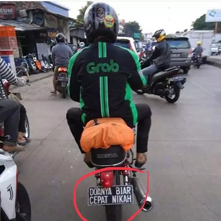 tulisan di belakang ojol   © Instagram tulisan di belakang ojol   © Instagram