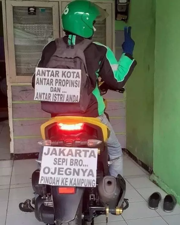 tulisan di belakang ojol   © Instagram tulisan di belakang ojol   © Instagram
