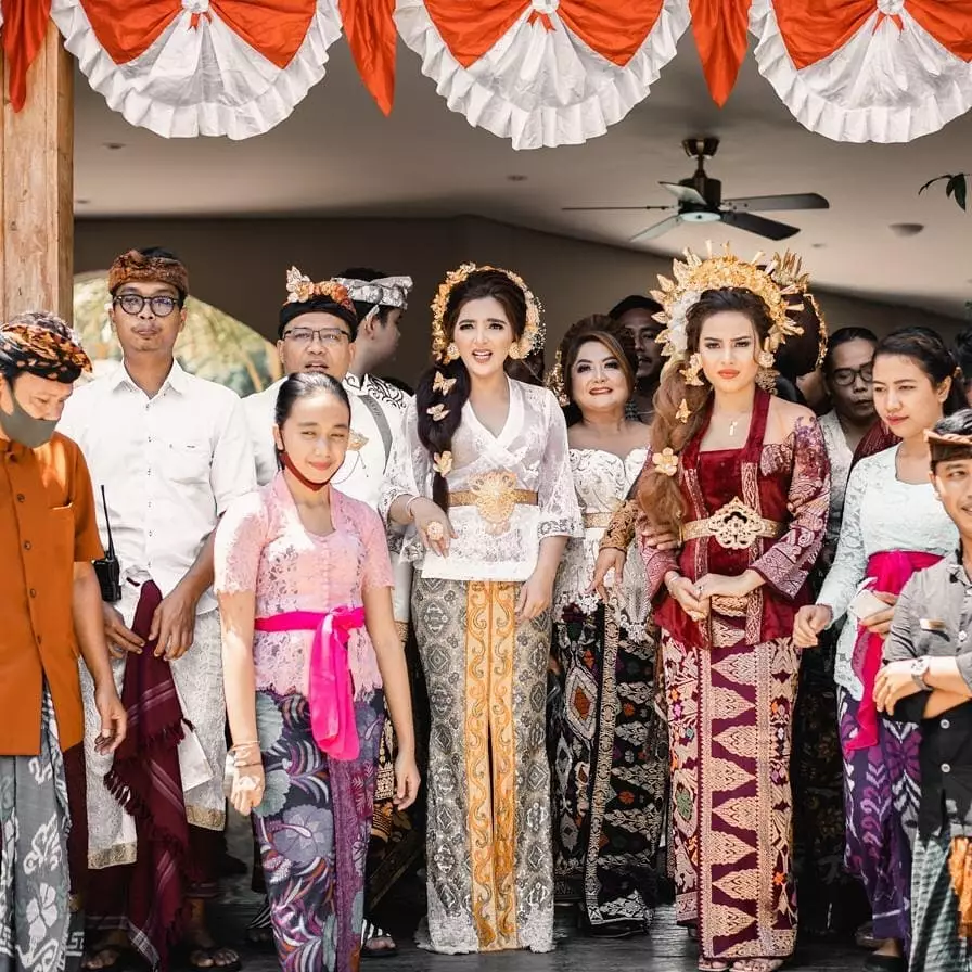 kedekatan keluarga Ashanty dengan the menzel © 2020 brilio.net