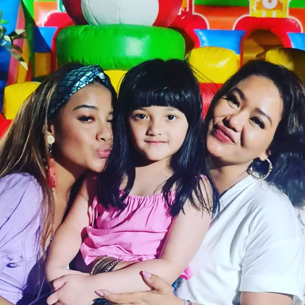 kedekatan keluarga Ashanty dengan the menzel © 2020 brilio.net