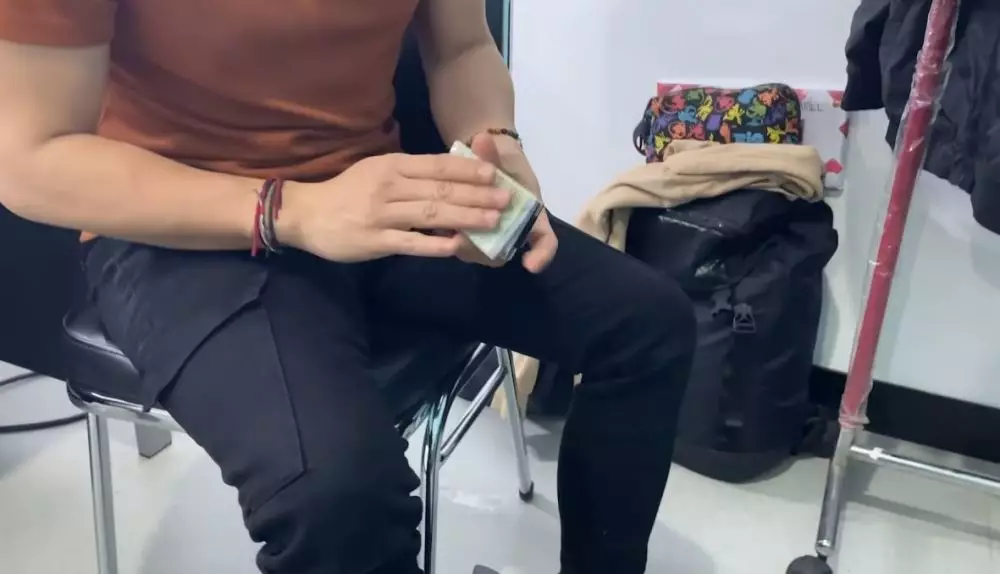 isi tas Ariel © YouTube