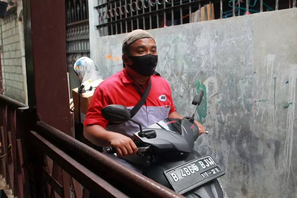 Kurir logistik © 2020 brilio.net