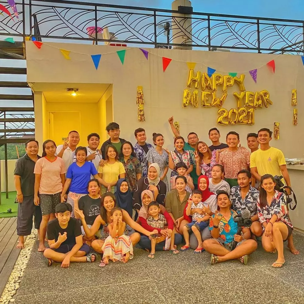 Momen tahun baru seleb 2021 © Instagram Momen tahun baru seleb 2021 © Instagram