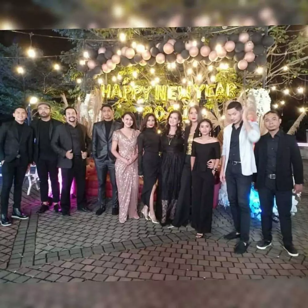 Momen tahun baru seleb 2021 © Instagram Momen tahun baru seleb 2021 © Instagram