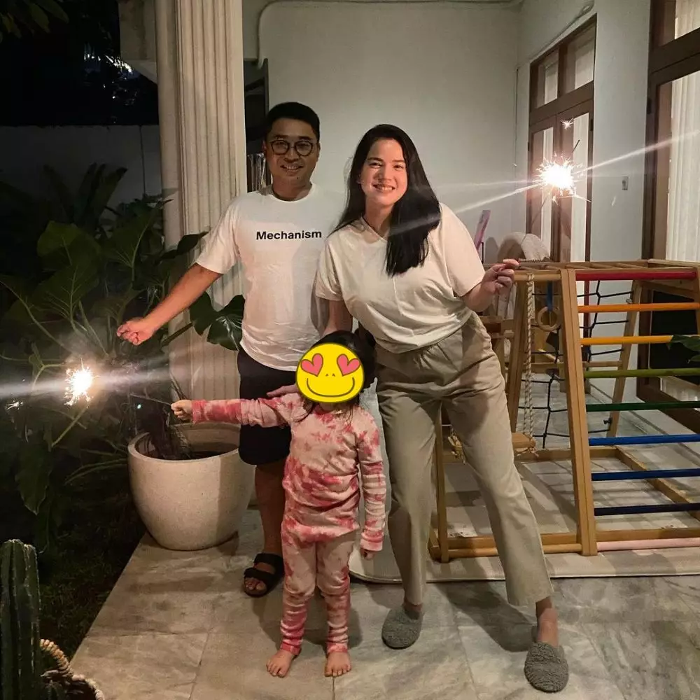 Momen tahun baru seleb 2021 © Instagram Momen tahun baru seleb 2021 © Instagram