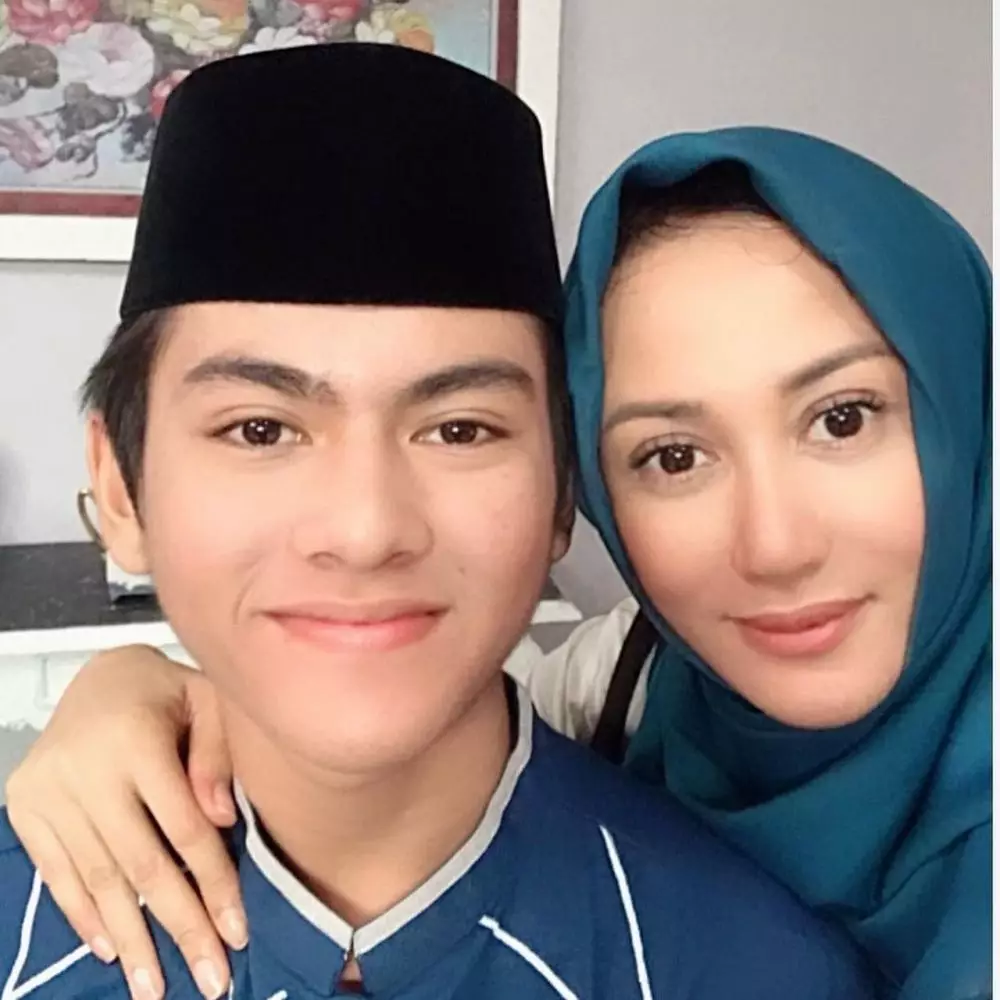 seleb cowok bareng ibu di sinetron © 2021 brilio.net
