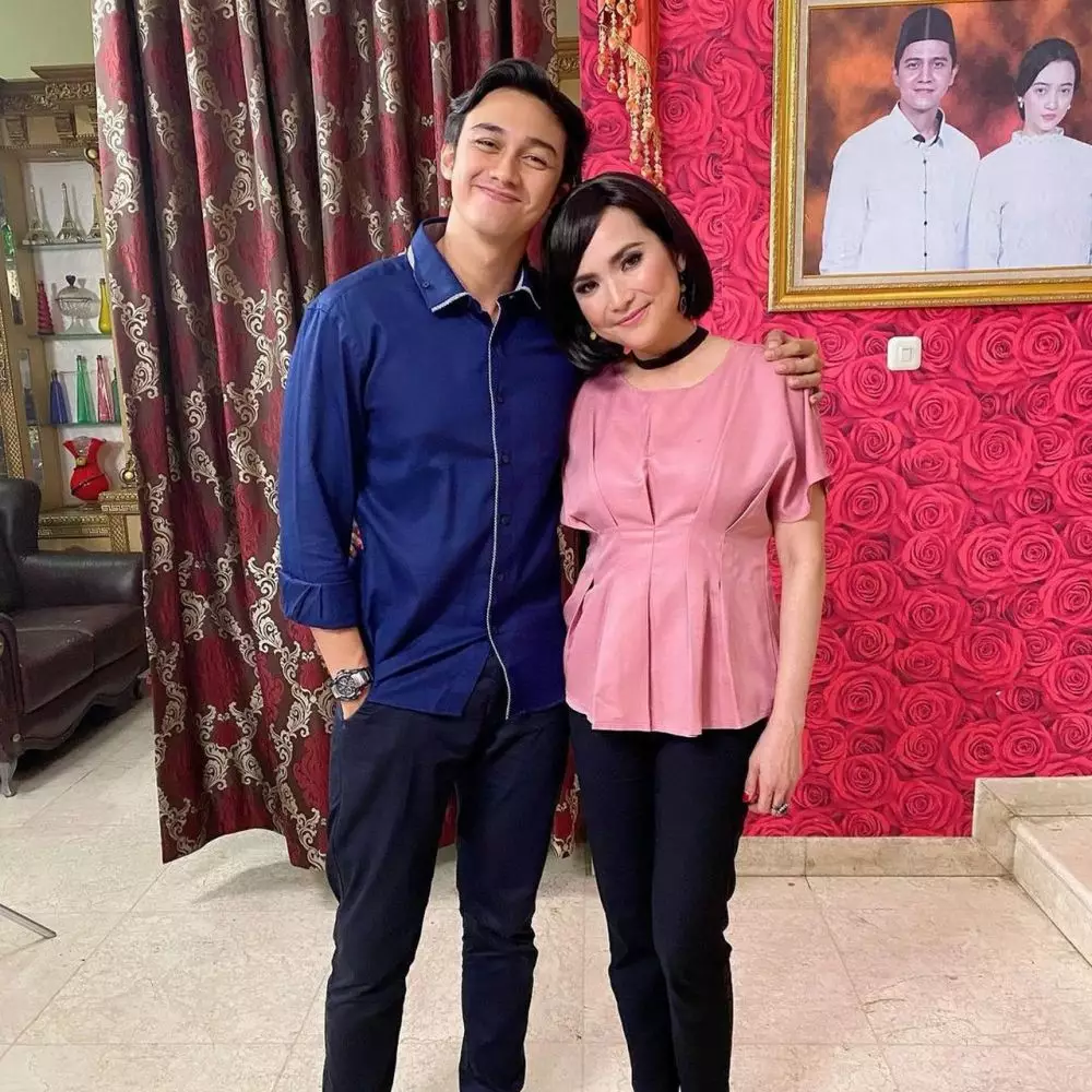 seleb cowok bareng ibu di sinetron © 2021 brilio.net