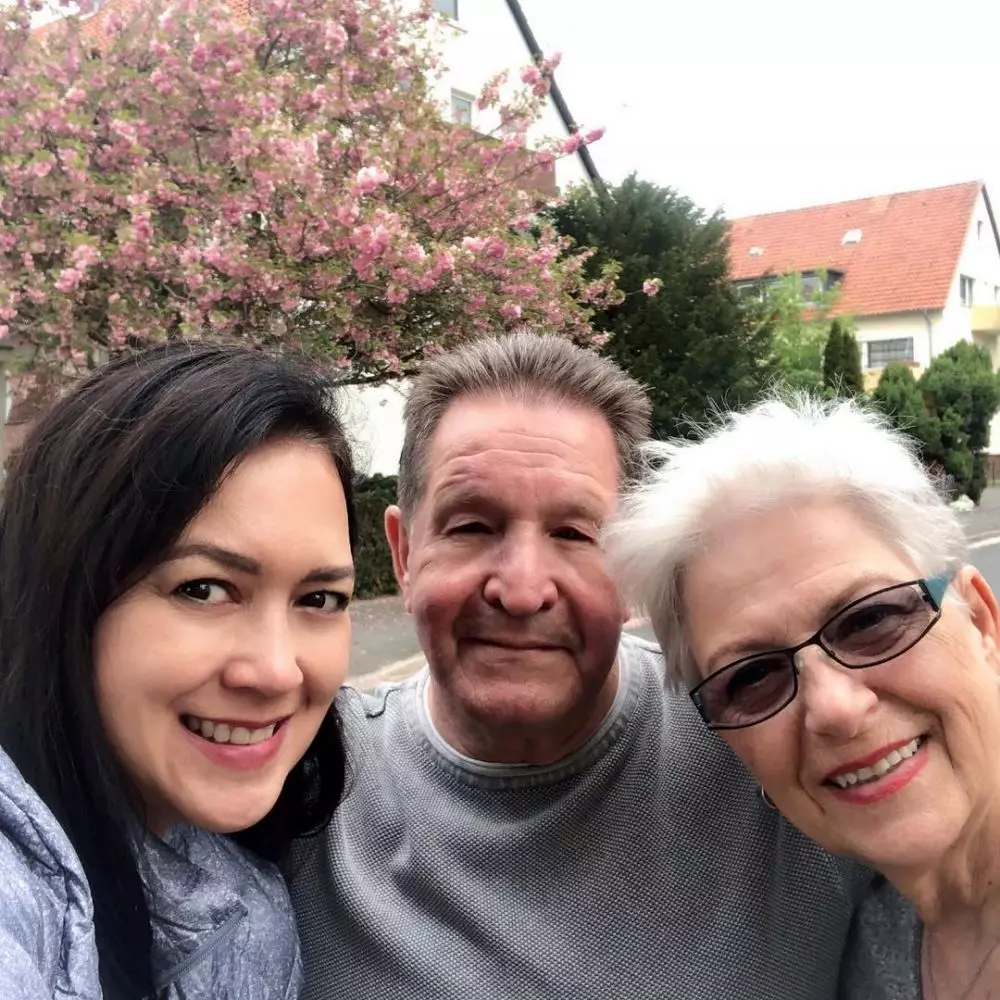 Potret Ira Wibowo dan mama bulenya © Instagram Potret Ira Wibowo dan mama bulenya © Instagram