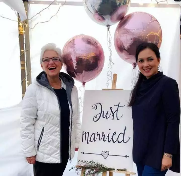 Potret Ira Wibowo dan mama bulenya © Instagram Potret Ira Wibowo dan mama bulenya © Instagram