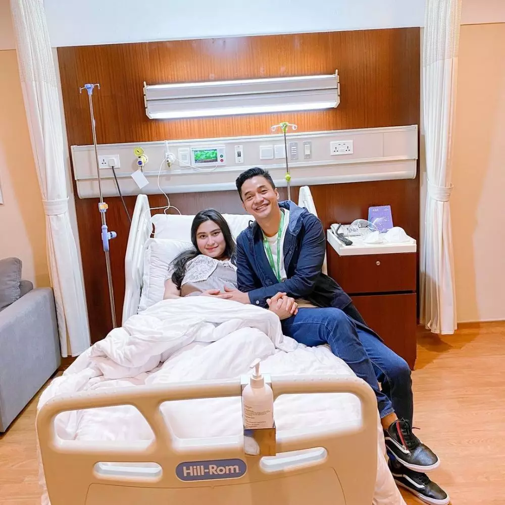 Momen Angbeen Rishi melahirkan © Instagram Momen Angbeen Rishi melahirkan © Instagram