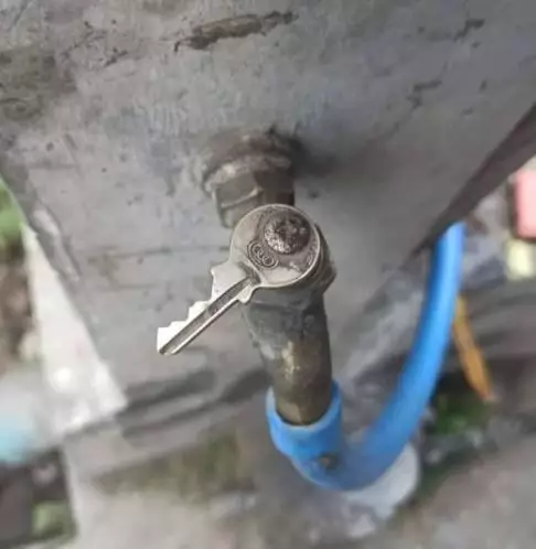 tak ada rotan akar pun jadi © 2021 brilio.net tak ada rotan akar pun jadi © 2021 brilio.net