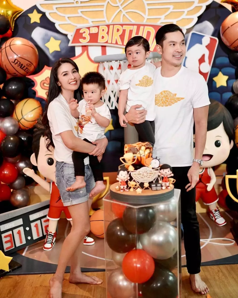 10 Momen seru ulang tahun Raphael anak Sandra Dewi © 2021 brilio.net