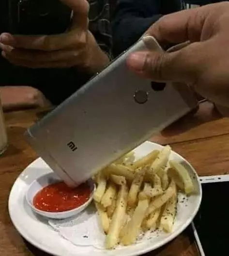 10 Cara pakai barang paling kocak istimewa 10 Cara pakai barang paling kocak istimewa