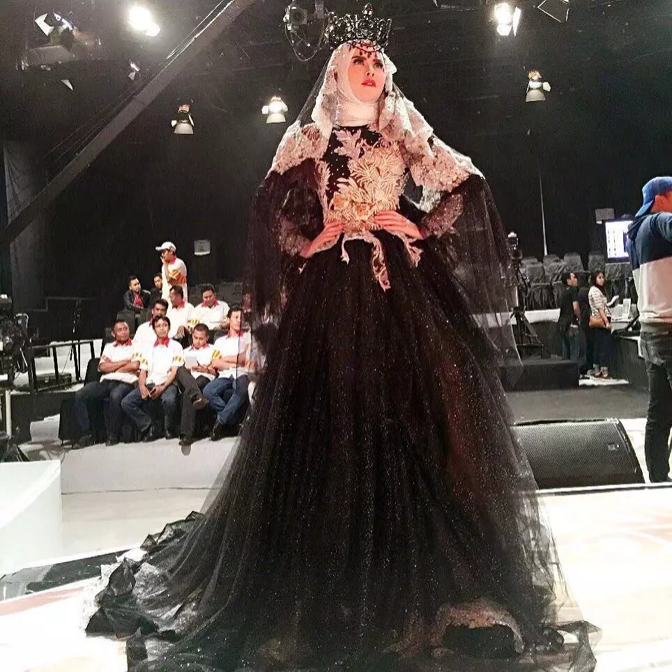 seleb keturunan Belanda saat pakai makeup tebal Instagram seleb keturunan Belanda saat pakai makeup tebal Instagram