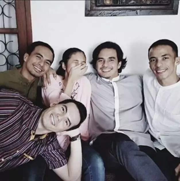 Syach bersaudara © Instagram