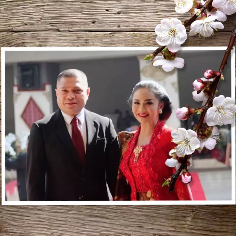 Potret Krisdayanti dalam balutan baju adat Instagram