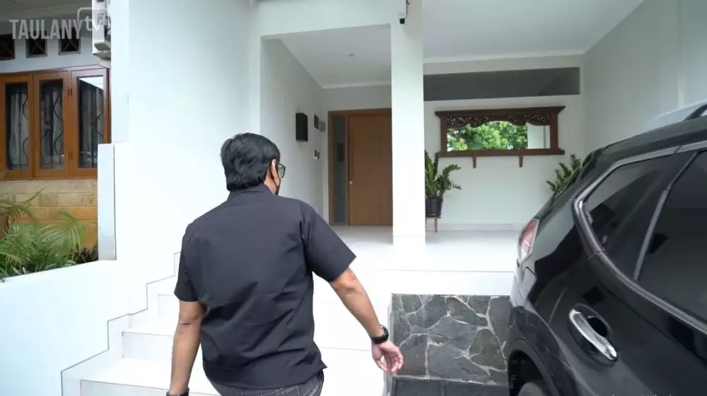 12 potret rumah Tora © YouTube 12 potret rumah Tora © YouTube