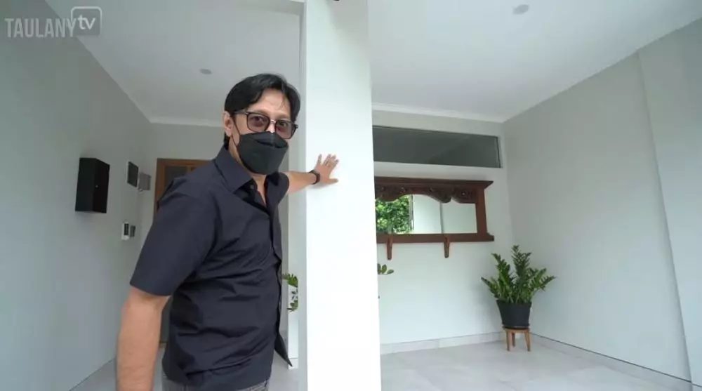 12 potret rumah Tora © YouTube 12 potret rumah Tora © YouTube