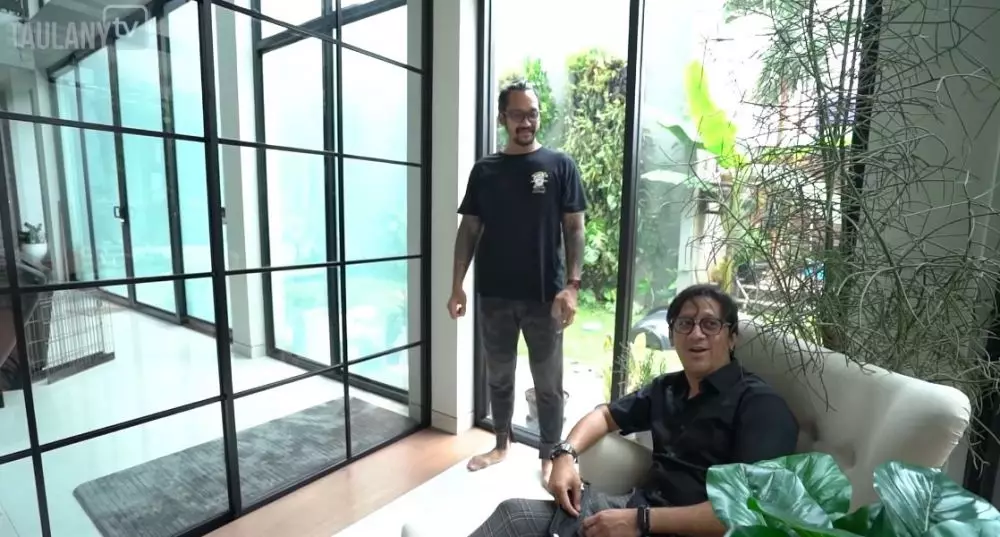 12 potret rumah Tora © YouTube 12 potret rumah Tora © YouTube