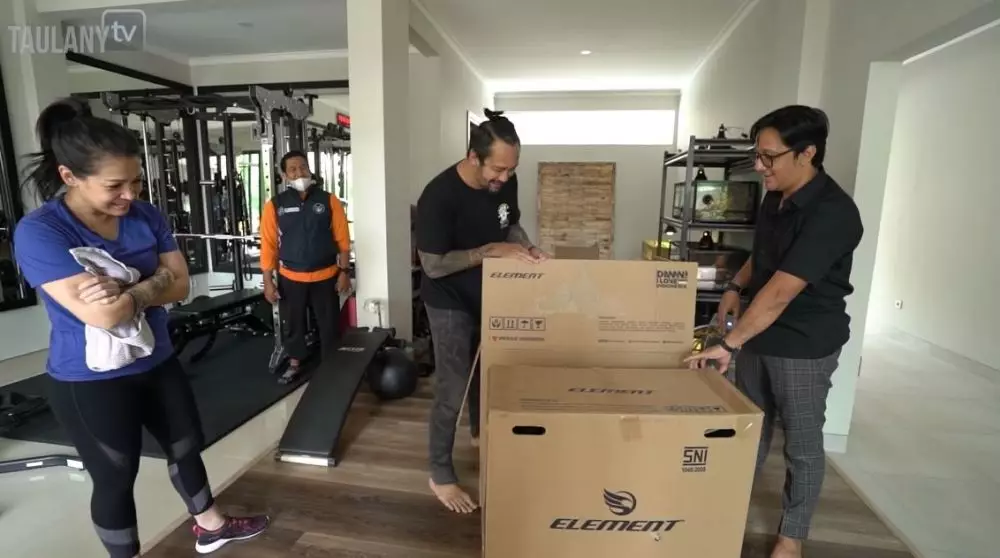 12 potret rumah Tora © YouTube 12 potret rumah Tora © YouTube