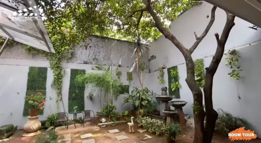 15 potret kamar Randy Martin © YouTube