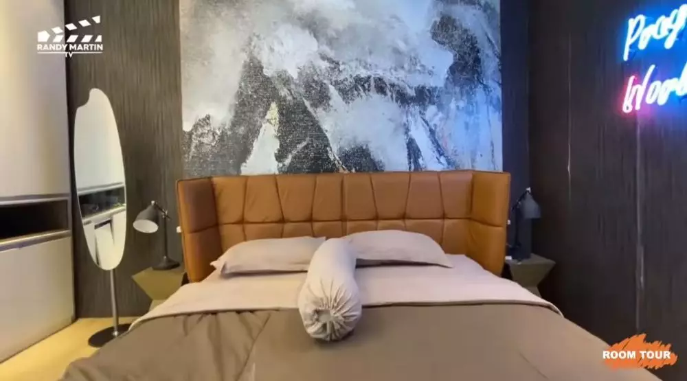 15 potret kamar Randy Martin © YouTube