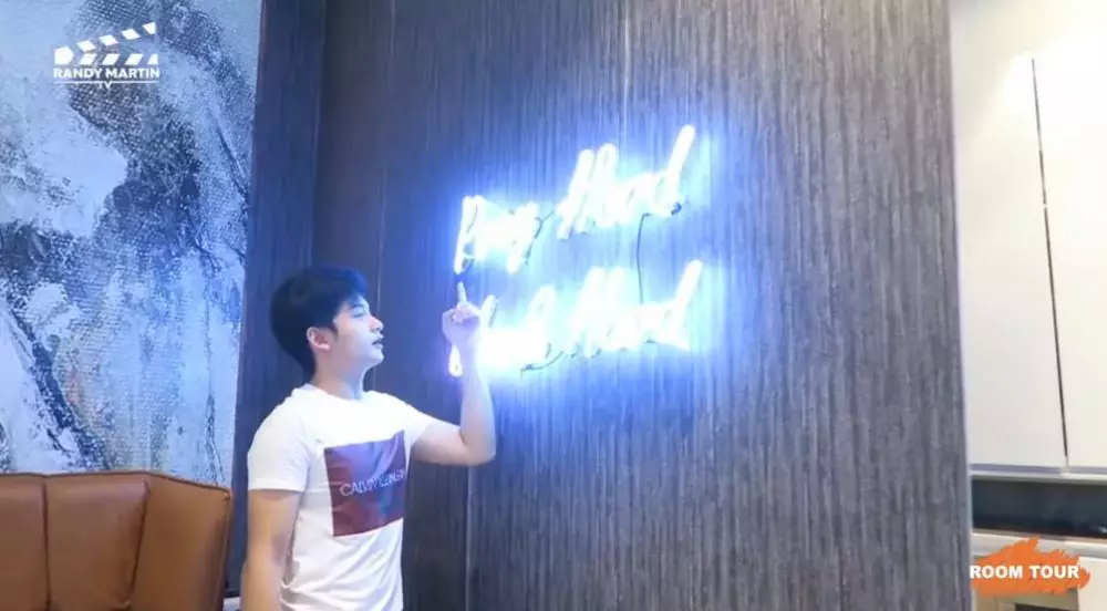 15 potret kamar Randy Martin © YouTube