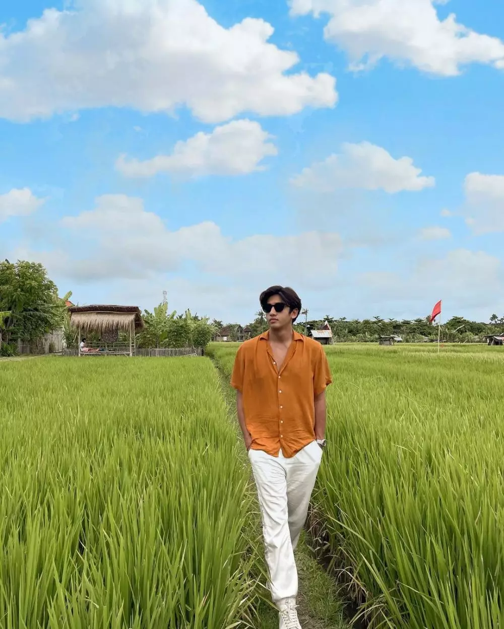 seleb ganteng sawah ©Instagram