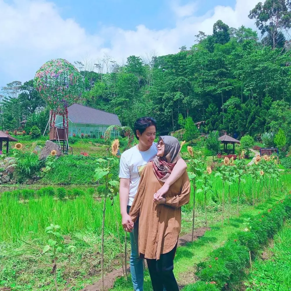seleb ganteng sawah ©Instagram