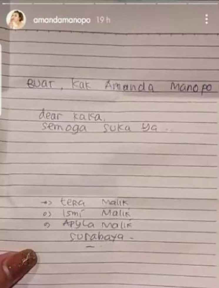 Amanda Manopo dapat tas dari fans © Instagram