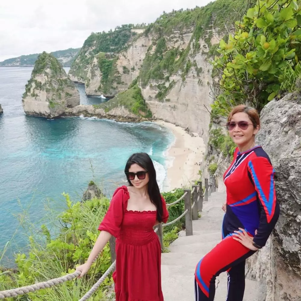 Liburan Maia Estianty di Bali setelah negatif © Instagram Liburan Maia Estianty di Bali setelah negatif © Instagram