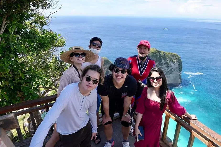 Liburan Maia Estianty di Bali setelah negatif © Instagram Liburan Maia Estianty di Bali setelah negatif © Instagram