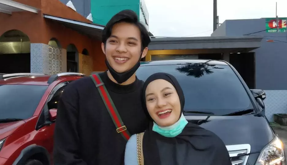 dinda dan rey mudik © Berbagai Sumber dinda dan rey mudik © Berbagai Sumber