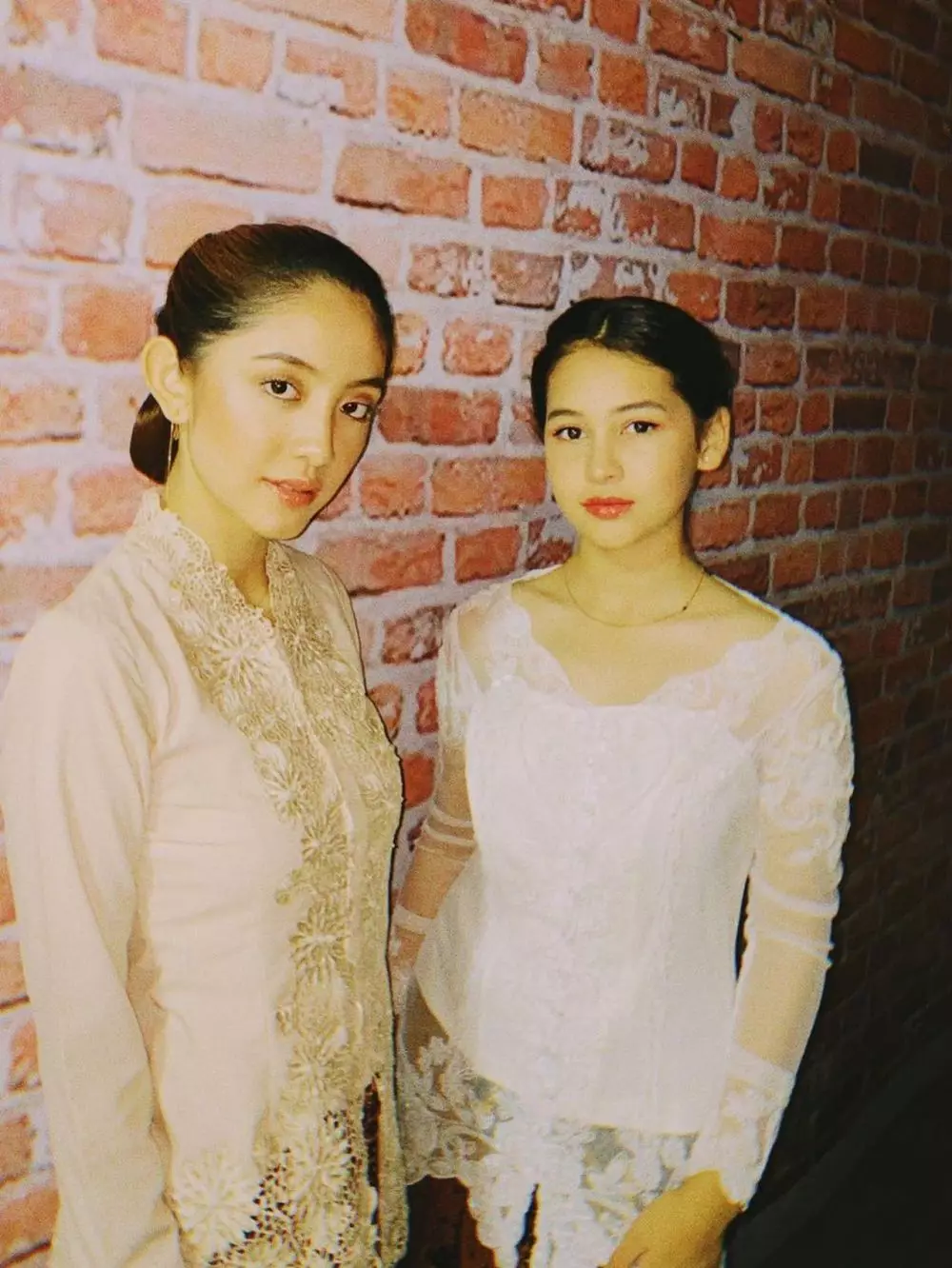 pemain dari jendela smp pakai kebaya © Instagram