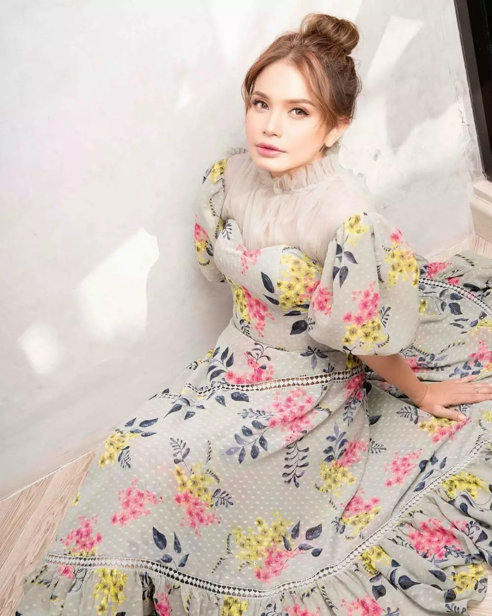 rossa dengan riasan korea © Instagram