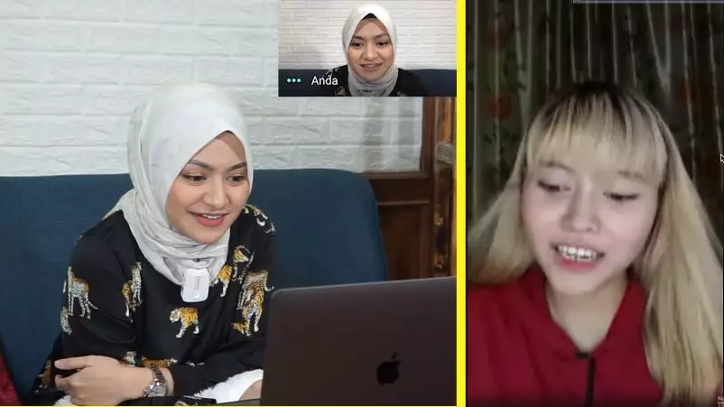 Nathalie ketemu kembarannya © YouTube