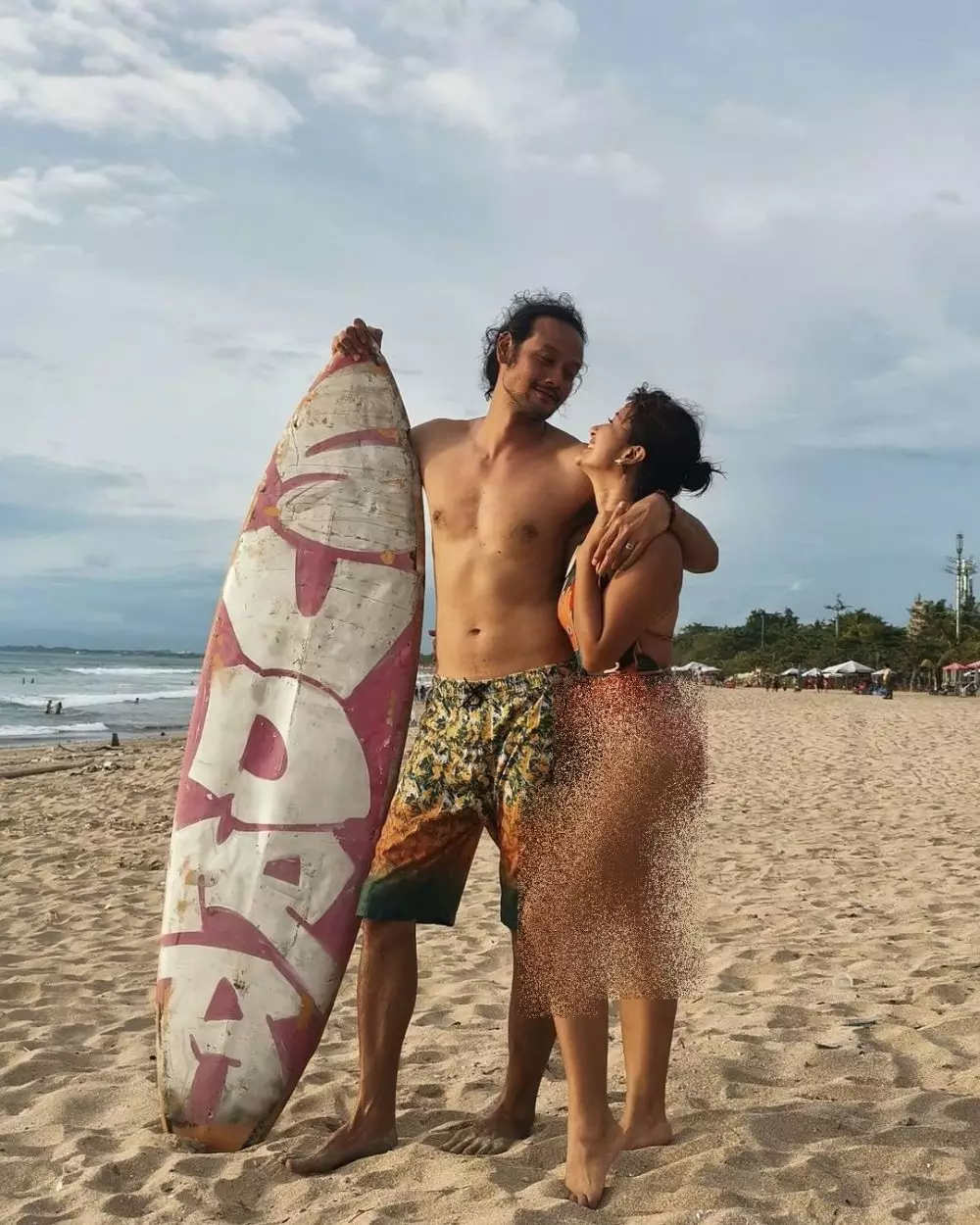 potret pasangan seleb saat di pantai berbagai sumber potret pasangan seleb saat di pantai berbagai sumber
