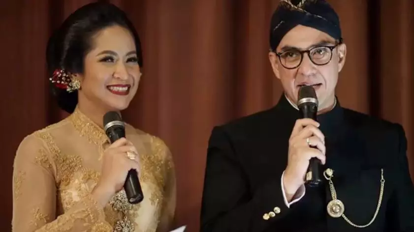 Sari Nila saat jadi MC © 2021 brilio.net Instagram Sari Nila saat jadi MC © 2021 brilio.net Instagram