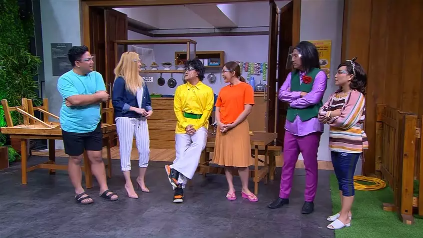 Chacha Sheryl bareng pemain In The Kost © Instagram & YouTube