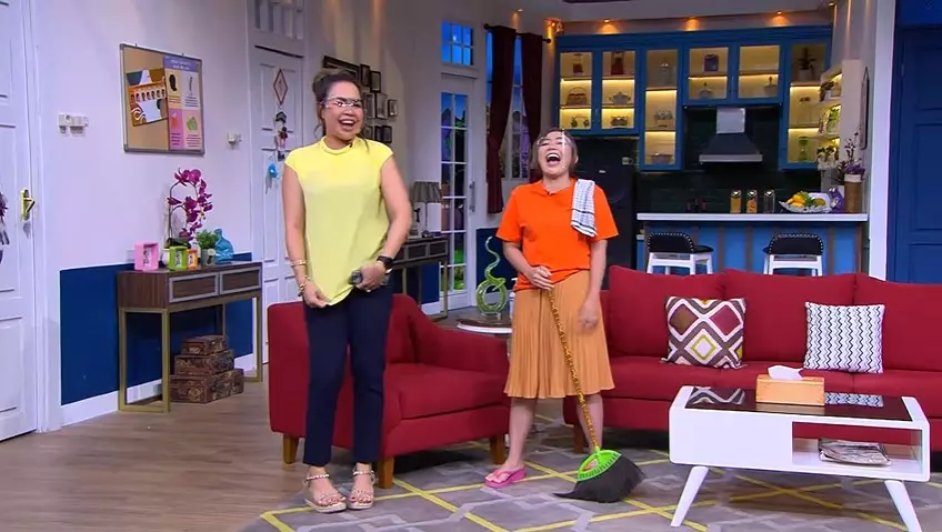 Chacha Sheryl bareng pemain In The Kost © Instagram & YouTube