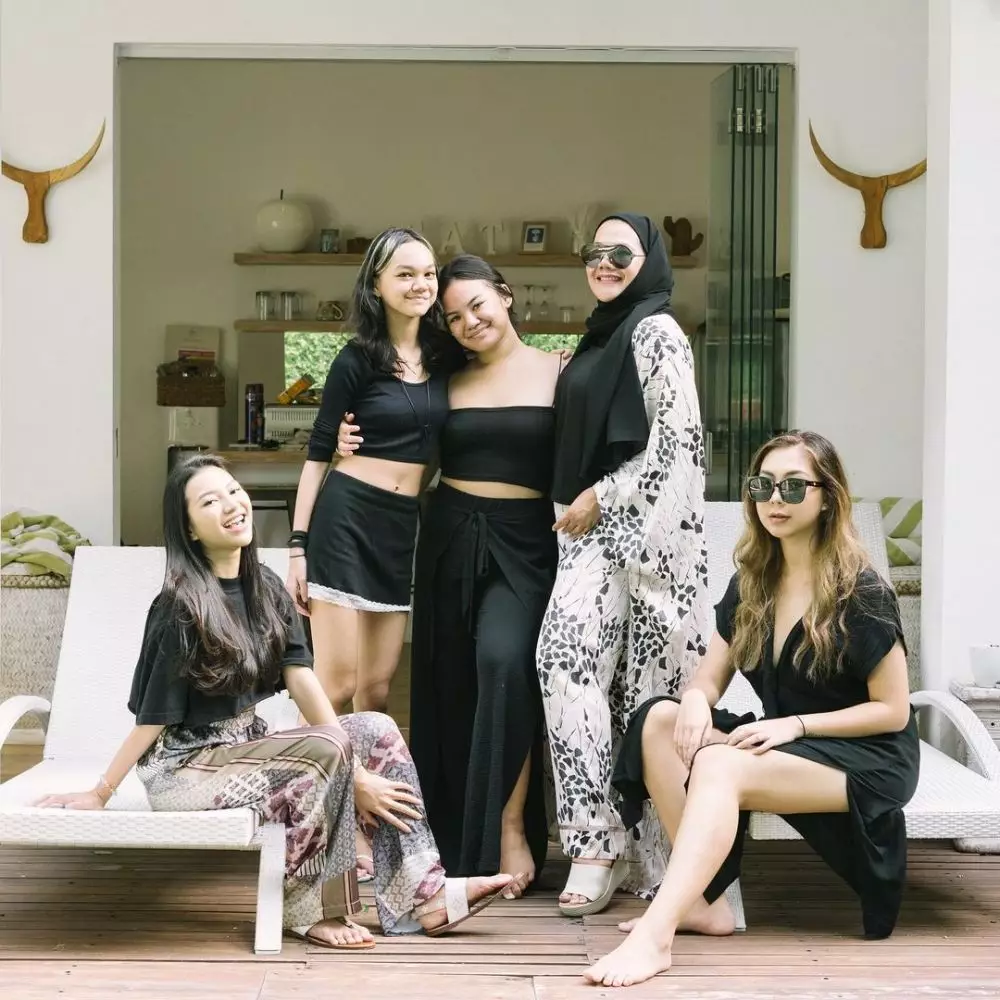 Shabina Mecca putri bungsu Sarita © Instagram Shabina Mecca putri bungsu Sarita © Instagram