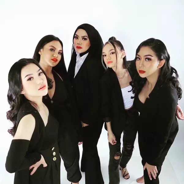 Shabina Mecca putri bungsu Sarita © Instagram Shabina Mecca putri bungsu Sarita © Instagram